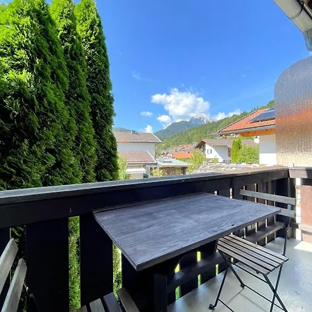 With Mountain View Mittenwald